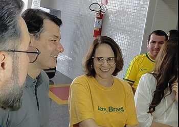 Alan Rick "convida" Damares Alves para integrar futura gestão no Acre: “Imagina ter uma secretária como a Damares?”