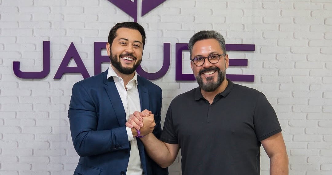 Jarude fecha apoio a Alan Rick e indica a namorada Ana Paula para vice na chapa para o governo em 2026 1 Jarude fecha apoio a Alan Rick e indica a namorada Ana Paula para vice na chapa para o governo em 2026