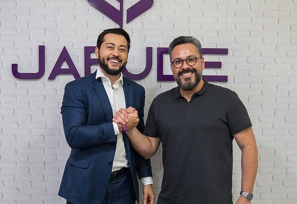 Jarude fecha apoio a Alan Rick e indica a namorada Ana Paula para vice na chapa para o governo em 2026