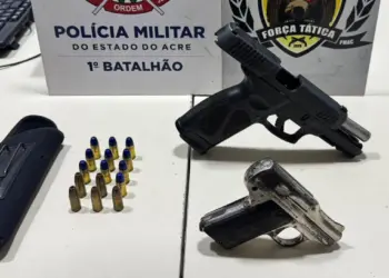 Homem é preso com duas pistolas, incluindo arma de uso restrito, em estacionamento de Rio Branco