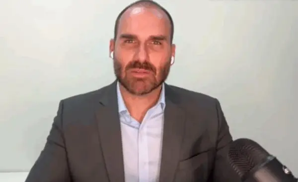 STF marca julgamento que pode tornar Eduardo Bolsonaro réu por coação