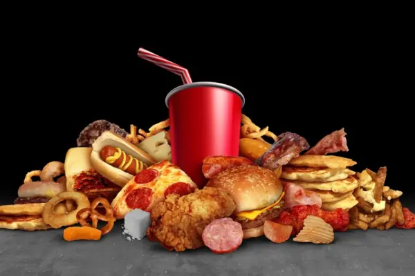 Os ultraprocessados que mais prejudicam o cérebro, segundo a ciência