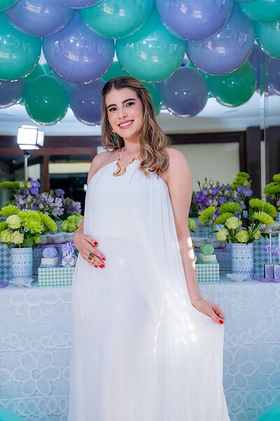 Wilson Barbosa Neto e  Fernanda Teixeira receberam familiares e amigos íntimos para o chá revelação do primeiro filho