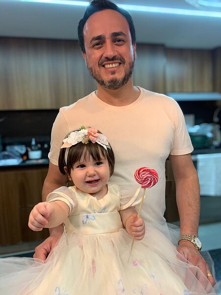 As irmãs Maíra e Paula Martinello esbanjaram sintonia e alegria no chá revelação do segundo filho de Nayara Honorato