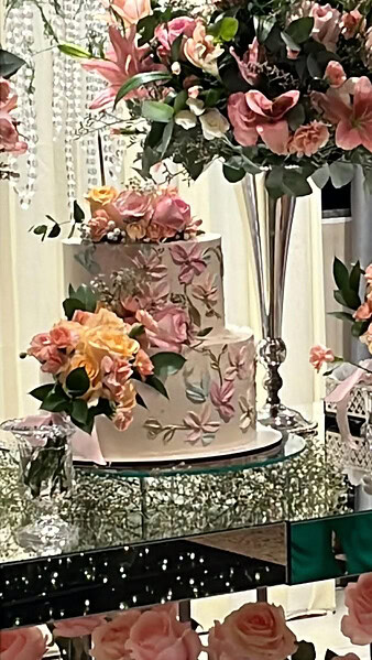 Wilson Barbosa Neto e  Fernanda Teixeira receberam familiares e amigos íntimos para o chá revelação do primeiro filho