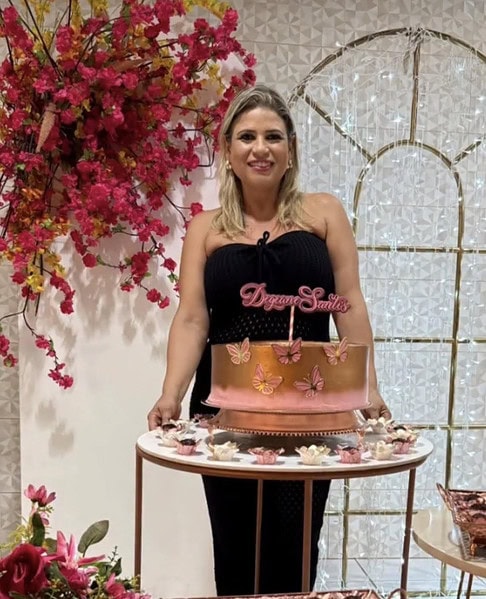 As irmãs Maíra e Paula Martinello esbanjaram sintonia e alegria no chá revelação do segundo filho de Nayara Honorato