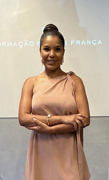 As irmãs Maíra e Paula Martinello esbanjaram sintonia e alegria no chá revelação do segundo filho de Nayara Honorato