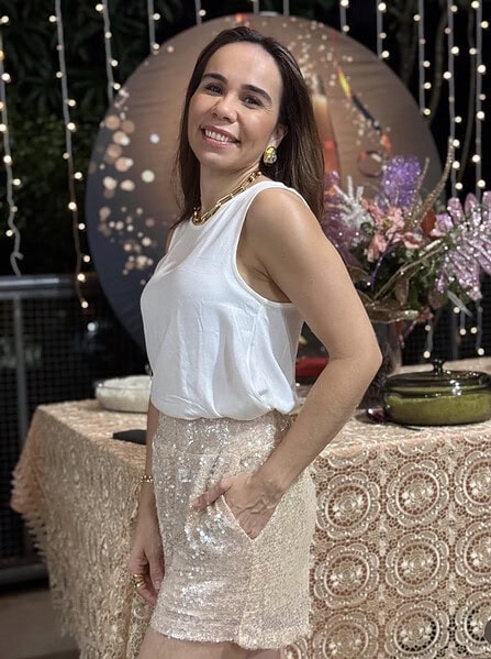 As irmãs Maíra e Paula Martinello esbanjaram sintonia e alegria no chá revelação do segundo filho de Nayara Honorato