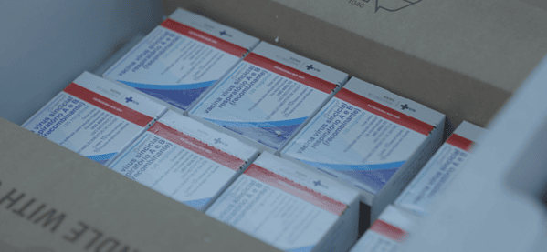 Acre recebe 3,8 mil doses da vacina contra vírus sincicial respiratório para gestantes