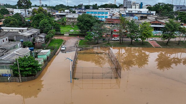 Centro nacional que monitora desastres naturais alerta para alto risco de inundação do Rio Acre neste domingo