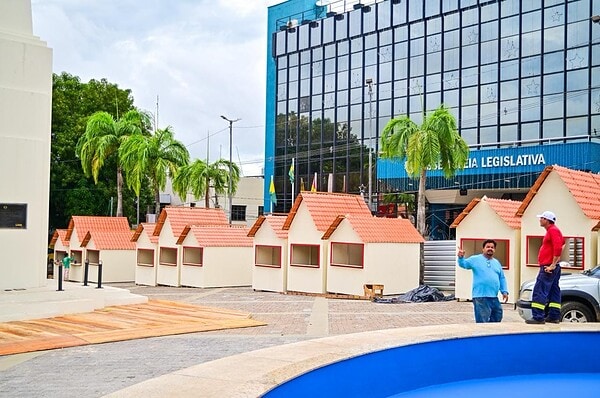 Feira Natalina 2025 reúne gastronomia, artesanato e atrações culturais no centro de Rio Branco