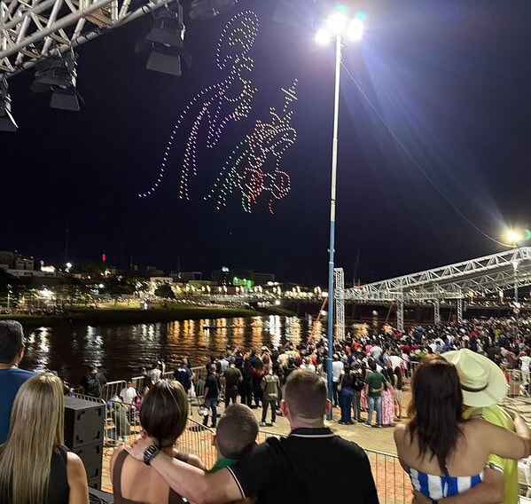 VÍDEO: Rio Branco conta com show de drones e transforma o céu em espetáculo natalino
