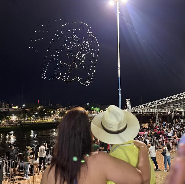 VÍDEO: Rio Branco conta com show de drones e transforma o céu em espetáculo natalino
