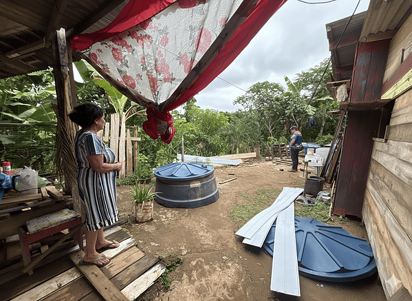 Chove em Rio Branco por 12 horas seguidas e famílias são retiradas de casas por risco de desbarrancamento