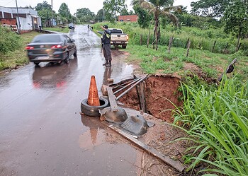 Ramal desmorona em Rio Branco e prefeitura faz alerta a condutores e pedestres 2 Foto: Secom