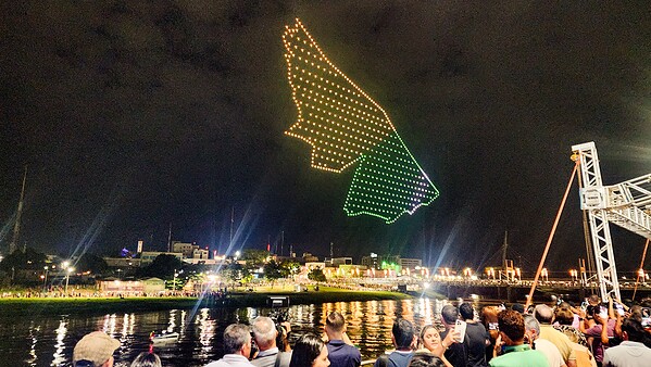 VÍDEO: Rio Branco conta com show de drones e transforma o céu em espetáculo natalino