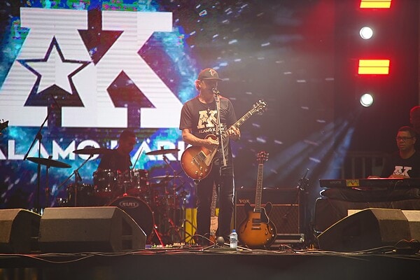 VÍDEO: Rio Branco conta com show de drones e transforma o céu em espetáculo natalino
