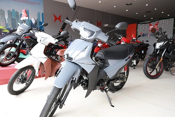 Novas regras para ciclomotores e bicicletas elétricas entram em vigor em 2026; veja o que muda