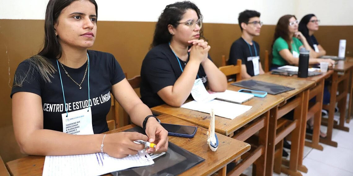 Cursos de inglês e espanhol a distância chegam a mais três municípios do Acre em 2026 1 Inglês e espanhol com aulas semanais ao vivo ampliam oportunidades de formação para jovens e adultos. Foto: Mardilson Gomes/SEE