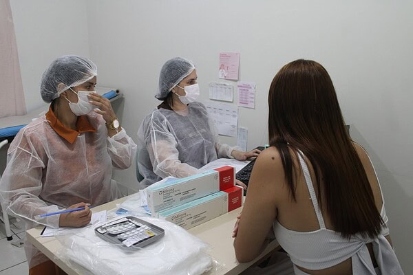 Acre passa a oferecer DIU Mirena e implante subdérmico gratuitos a adolescentes pelo SUS; veja como ter acesso