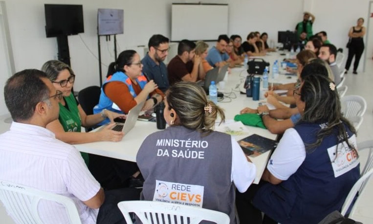 Saúde ativa sala de situação para monitorar impactos das chuvas e cheias no Acre 1 Equipes de saúde monitoram níveis da água e ocorrências no estado. Foto: Tiago Araújo/Sesacre