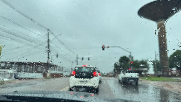 Acre segue sob alerta de chuvas fortes e ventos de até 60 km/h neste sábado