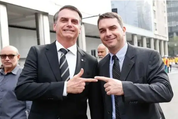 Bolsonaro diz que Flávio será seu candidato à Presidência da República