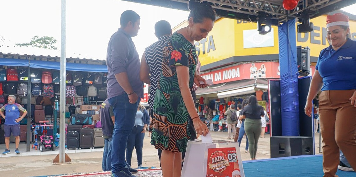 Natal Premiado vai sortear TV de 50 polegadas e R$ 14 mil em PIX em Rio Branco; veja como participar 1 Para participar, basta realizar compras de R$ 100 reais ou mais nas lojas credenciadas - Foto: Marcos Araújo/Secom