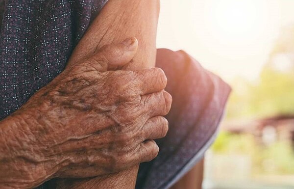 Lei Maria da Penha deve ser aplicada em caso de idosa agredida por companheira do neto, decide TJAC