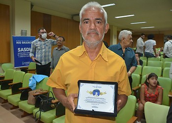 Entrega do Prêmio Bacurau de Direitos Humanos é adiada e passa para janeiro de 2026 2 O Prêmio Bacurau de Direitos Humanos foi instituído por meio do Decreto nº 1.780/2019, com objetivo de reconhecer e homenagear pessoas físicas e instituições que defendam ou promovam causas e ações para a promoção dos direitos humanos do Município de Rio Branco(Foto: Evandro Derze/Secom)