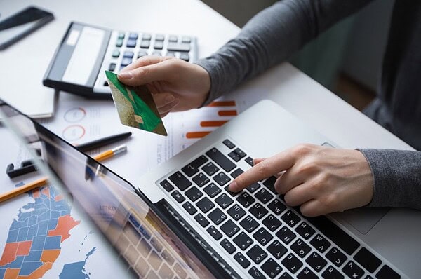 Como as empresas podem centralizar despesas e gestão de benefícios?