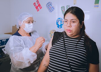 Rio Branco passa a ofertar vacina gratuita contra bronquiolite para gestantes 1 Vacina contra a Covid-19 em campanha de vacinação no Acre.