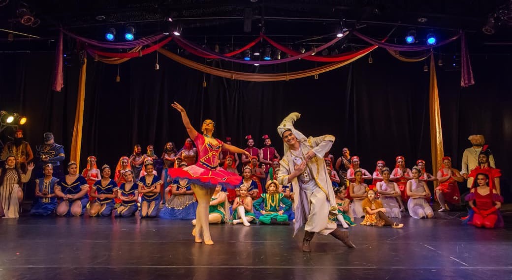 Escola apresenta espetáculo 'Castelo Rá-Tim-Bum' com música, teatro e dança em Rio Branco 1 Espetáculo Musical Aladdin (2024) - Foto: Felipe Barbosa
