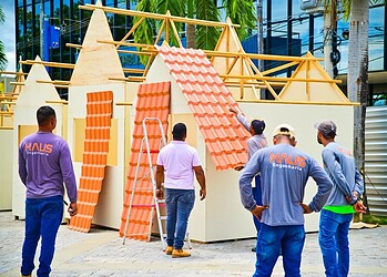 Casinhas são instaladas na praça em frente ao Palácio Rio Branco. Foto: Ingrid Kelly/Secom
