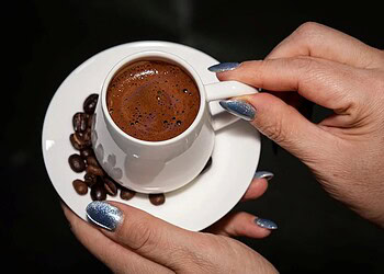 Estudo indica que tomar café reduz envelhecimento celular. Veja quanto 2 Anadolu/Getty Images