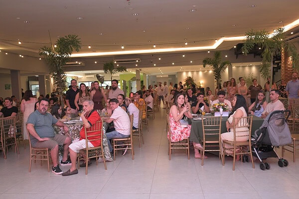 O arquiteto Leandro Rocha celebrou o encerramento do ciclo de 2025 com uma festa para clientes, parceiros, amigos e familiares