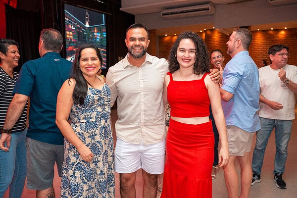 O arquiteto Leandro Rocha celebrou o encerramento do ciclo de 2025 com uma festa para clientes, parceiros, amigos e familiares