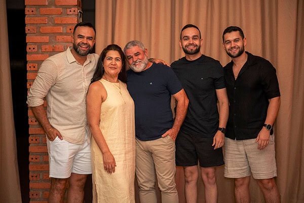 O arquiteto Leandro Rocha celebrou o encerramento do ciclo de 2025 com uma festa para clientes, parceiros, amigos e familiares