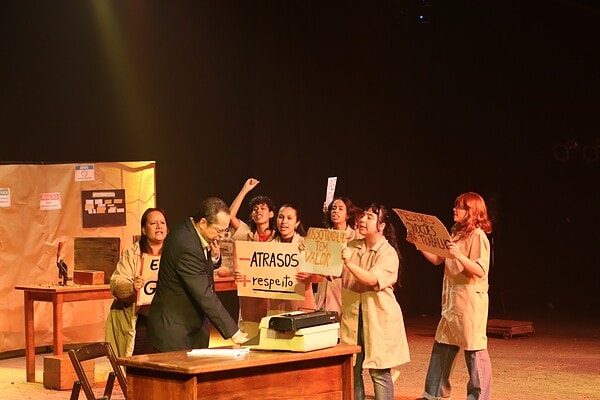 Alunos da Usina de Artes transformam imersão no Rio Acre em espetáculo teatral gratuito