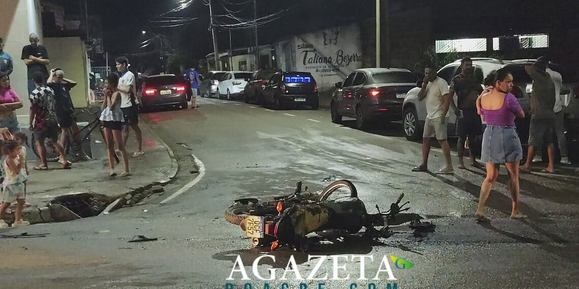 Veículos colidem, homem fica ferido e moto pega fogo em via movimentada de Rio Branco 1 Veículos colidem, homem fica ferido e moto pega fogo em via movimentada de Rio Branco