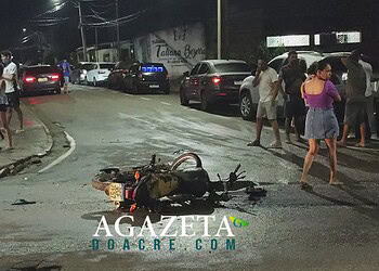 Veículos colidem, homem fica ferido e moto pega fogo em via movimentada de Rio Branco 1 Veículos colidem, homem fica ferido e moto pega fogo em via movimentada de Rio Branco