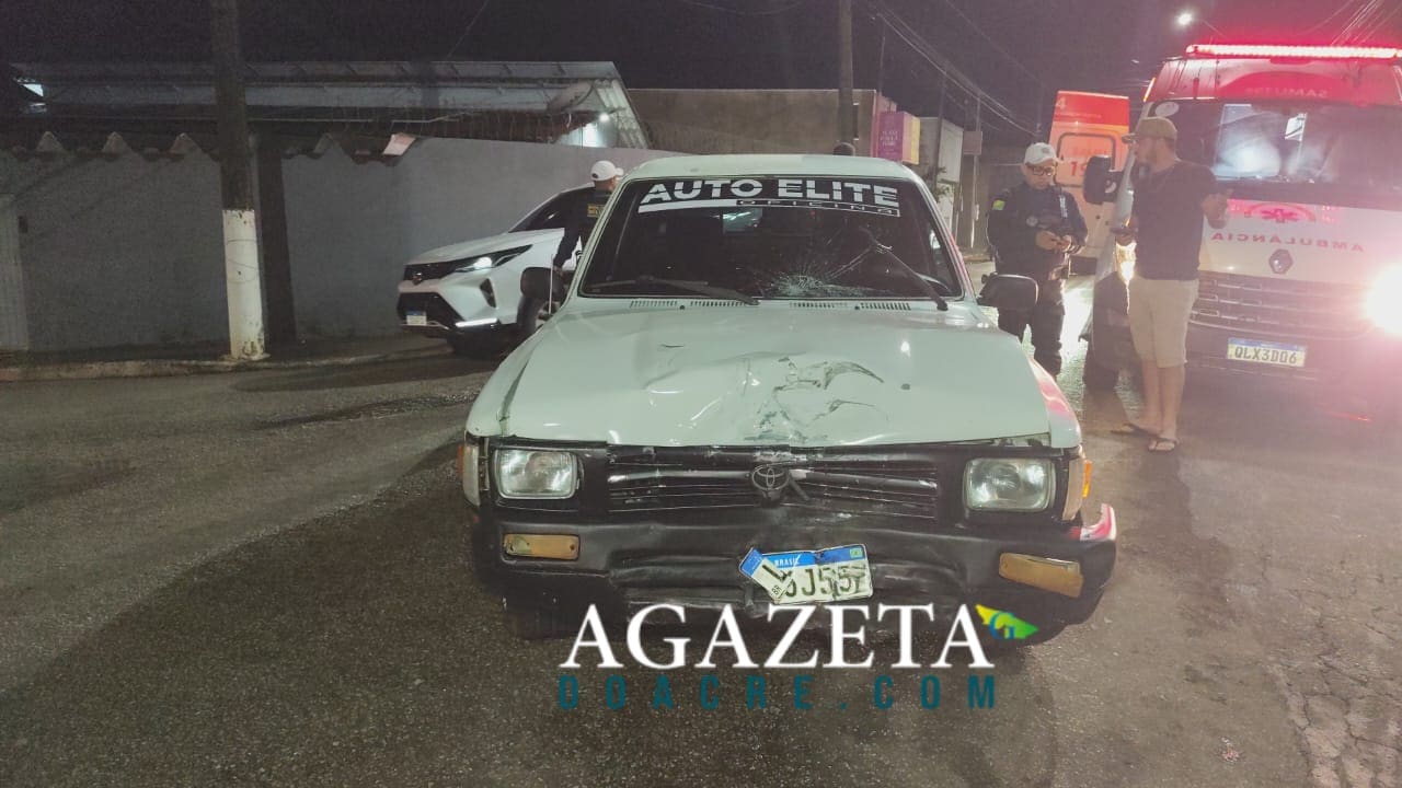 Veículos colidem, homem fica ferido e moto pega fogo em via movimentada de Rio Branco 2 Veículos colidem, homem fica ferido e moto pega fogo em via movimentada de Rio Branco