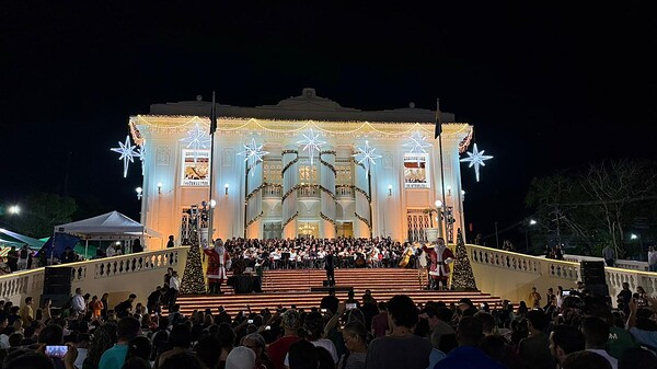 Cantata de Natal marca o acender das luzes no Palácio Rio Branco; veja fotos