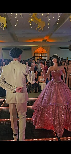 Uma noite de sonhos para celebrar os 15 anos de Maria Fernanda 3 Uma noite de sonhos para celebrar os 15 anos de Maria Fernanda