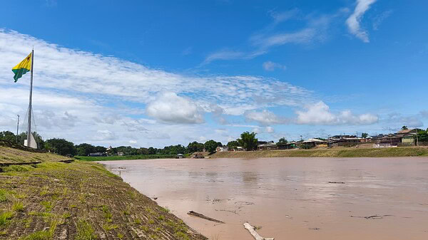 Defesa aponta nível do Rio Acre abaixo da média e prevê chuvas acima do normal no leste do estado até maio