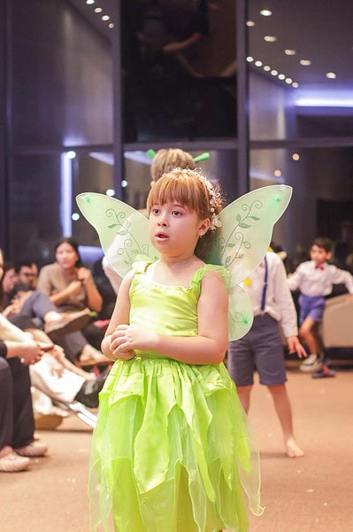 A New Solar School realizou sua Cantata de Natal 2025 com um tema que encantou crianças e adultos: o filme Shrek.