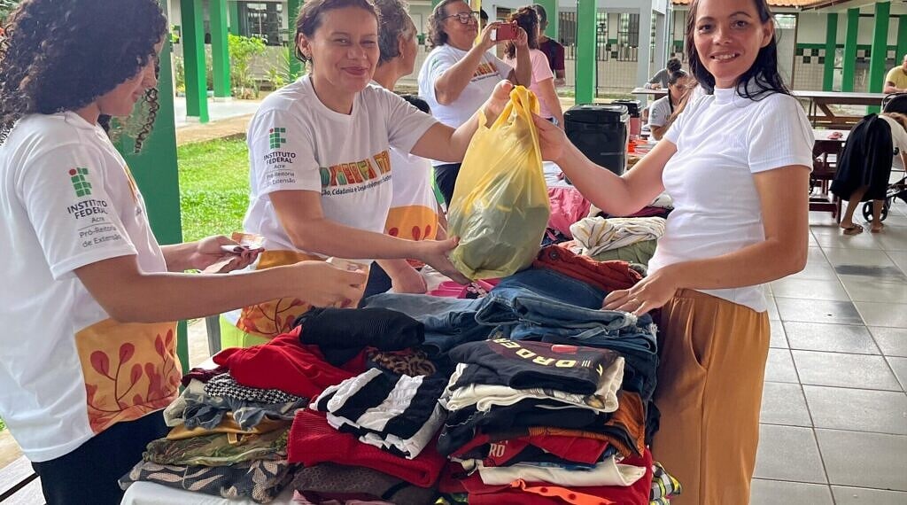 Governo e Ifac concluem nova turma do curso de Microempreendedora Individual pelo Programa Mulheres Mil 1 Durante o encerramento, as alunas promoveram a Feira Empreendedora do Curso de Microempreendedorismo. Foto: Daniel Villamor/SEASDH