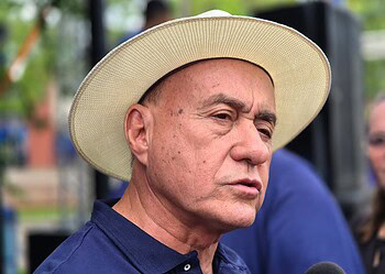 Prefeito destacou que a população precisa de emprego para viver, e não apenas sobreviver com assistencialismo governamental - Foto: Anne Nascimento