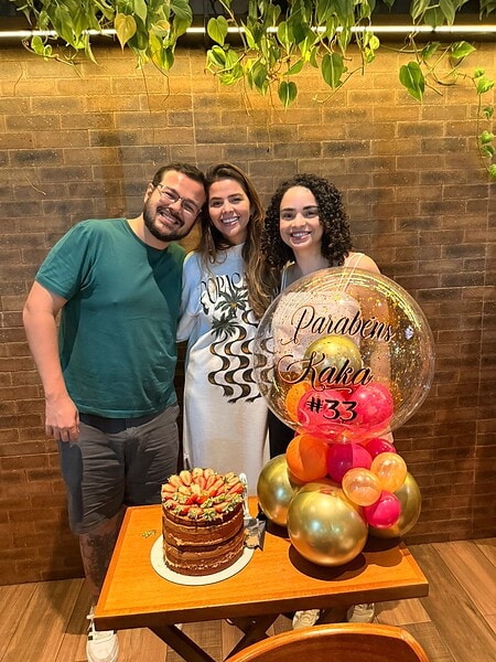 Designer talentosa e empresária, Karenna Lima celebrou mais um ano de vida na última sexta, 12