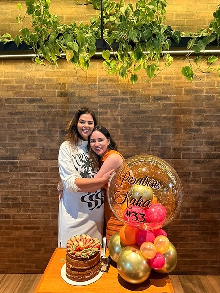 Designer talentosa e empresária, Karenna Lima celebrou mais um ano de vida na última sexta, 12